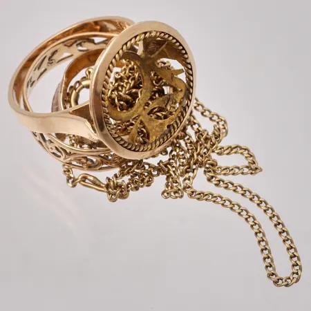 Diverse defekt guld, 14K, vikt 9,3g.