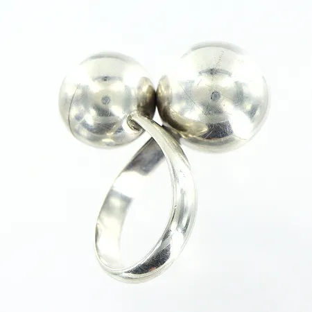 Ring stl 18, silverkulor Ø14mm, 16mm, silver 925/1000 Vikt: 9,9 g