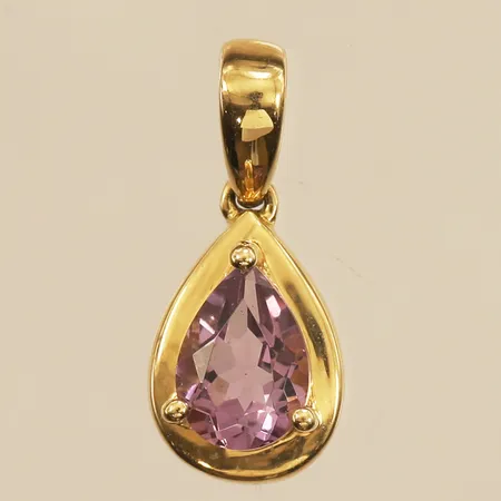 Hänge med ametist, längd 15mm inkl ögla, bredd 7mm, GHA, 18K  Vikt: 1,8 g