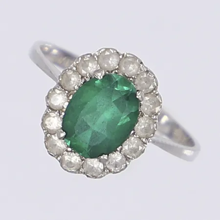 Ring med prydnadsstenar, stl 16, bredd 2-12mm, vitguld 18K Bruttovikt: 2,3g Vikt: 2,3 g