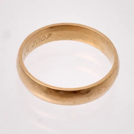 Defekt guld, 18K, vikt 6,12g.