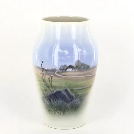 Vas höjd: 15cm, Ø65mm, Royal Copenhagen, numrerad: 2695 2037 Skickas med paket.