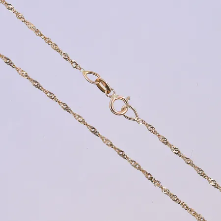 Kedja Singapore, längd 42,5 cm, bredd 1 mm, 18K. Vikt: 1,3 g