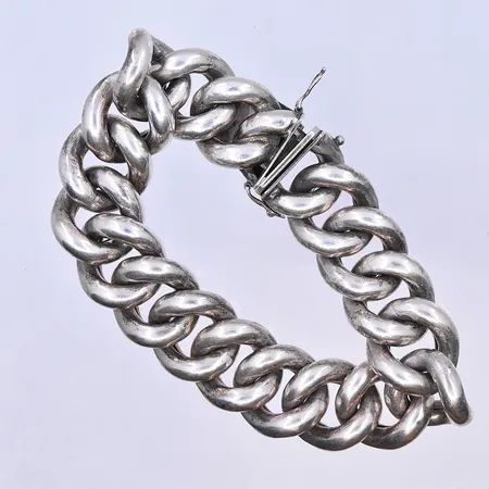 Armband Pansar, längd 22 cm, bredd 19 mm, silver 835/1000. Vikt: 63,6 g