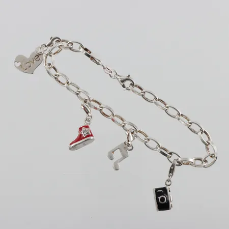 Armband med 4 st berlocker,silver 925/1000. Vikt: 16,3 g