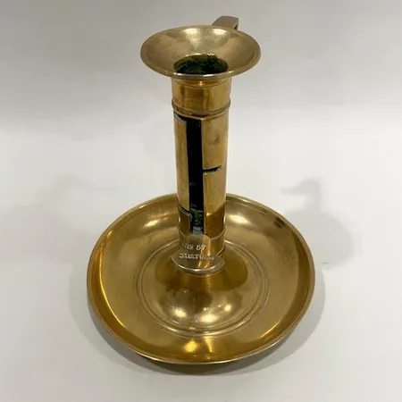 Kontorsljusstake Skultuna nr 57, höjd 15cm, mässing, stearinrester, bruksslitage
