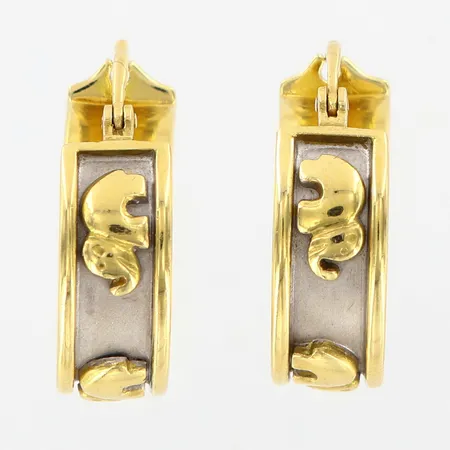 Ett par örhängen med elefantedekor, detalj i vitguld, Ø18mm, bredd ca 12mm, 18K Vikt: 11,4 g