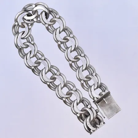 Armband Bismarck, längd 20 cm, bredd 15 mm, silver 830/1000. Vikt: 57,4 g