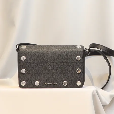 Väska Michael Kors, 23x15cm, bruksslitage 