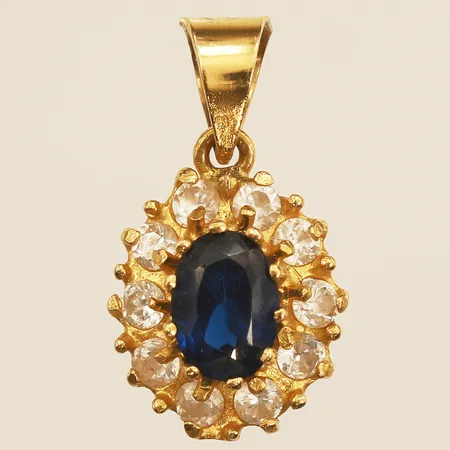 Hänge med vita stenar, blå sten, längd 20mm inkl ögla, bredd 11mm, 21K Vikt: 2,5 g