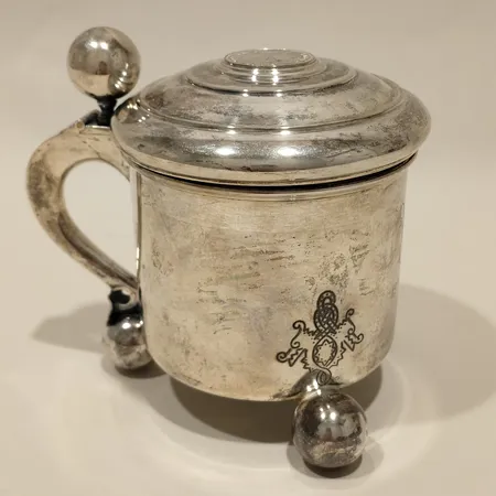 Dryckesstop med fornnordisk motiv, höjd ca13cm, GAB år 1899, 830/1000 silver Vikt: 351,1 g