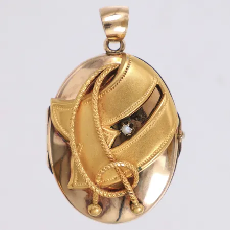 Hänge/medaljong med odlad pärla Ø2,5mm, längd 53mm, bredd 33,2mm, plats för fotografi, buckla, 14K  Vikt: 16,6 g