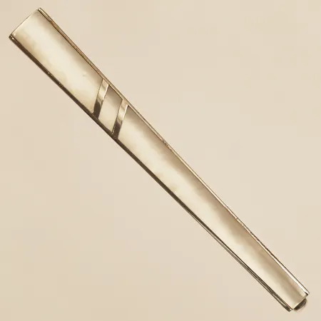 Slipsklämma med pärlemor, längd 60mm, bredd 6,8mm, 925/1000 silver Vikt: 9 g