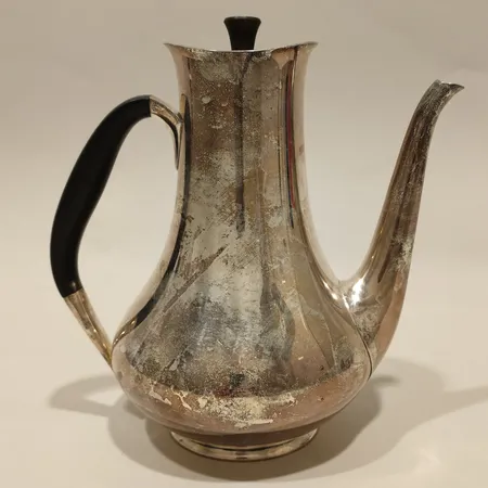 Kaffekanna, handtag i bakelit, höjd ca 19cm, bredd 21cm, Carl M. Cohr, Danmark, 830/1000 silver Vikt: 551,1 g