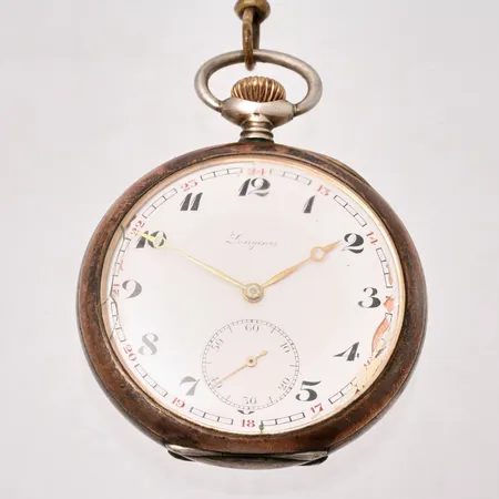 Fickur Longines 10 Grand Prix, Ø50mm, manuell, 24-timmarsvisning, liten sekundvisare, verk-nr 5597861, boett-nr 5597861, silver 800/1000, urslag i emalj, bruttovikt 74,66g, kedja i metall.