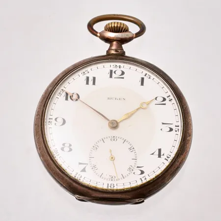 Fickur Buren Grand Prix, Ø49,5mm, manuell, 24-timmarsvisning, boett-nr 635103, silver 800/1000, boetten har lossnat från gångjärnet, bruttovikt 72,68g.