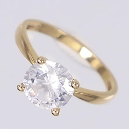 Ring med vit sten GHA stl 16¾ bredd 2-8mm 18K Vikt: 2,8 g