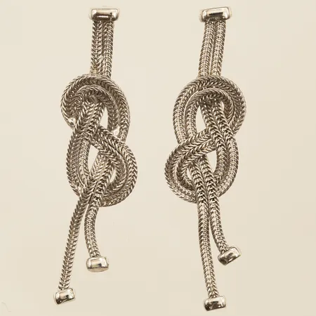 Ett par örhängen, längd 50mm, bredd 10,8mm, 925/1000 silver Vikt: 5,1 g