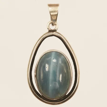 Hänge med bergslagssten, längd 40mm, bredd 20mm, Janson Guldvaru Ab Victor, år 1965, silver Vikt: 5,3 g