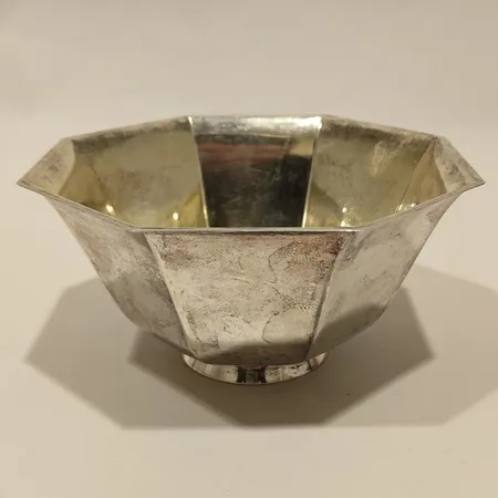 Skål, Ø15cm, höljd ca 7cm, förgylld insida, gravyr, 830/1000 silver Vikt: 162,1 g