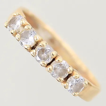 Ring med vita stenar, stl 16¾, bredd 2,8-3,0mm, GHA, 18K Vikt: 1 g