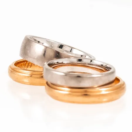 Diverse graverat guld i 18K. Vikt: 27,2g. 