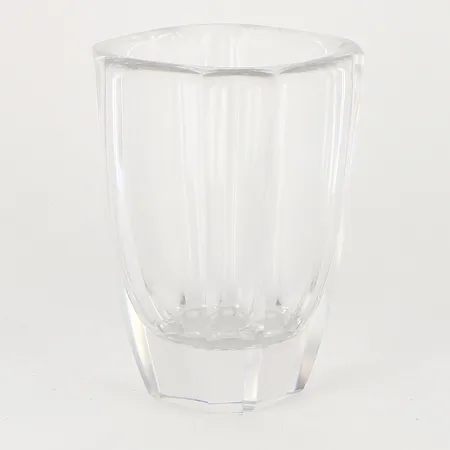 Vas Orrefors signerad, höjd: 13cm repor/nagg  i botten Skickas med paket.