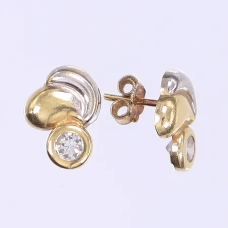 Ett par örhängen med vita stenar tvåfärgade 13x8mm 18K Vikt: 1,5 g
