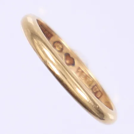 Ring slät stl 19½ bredd 2mm gravyr 18K Vikt: 4 g