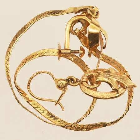 Diverse guld, udda, defekt, 18K  Vikt: 4,1 g