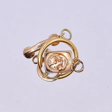 Diverse guld, 18K. Vikt: 2,4 g