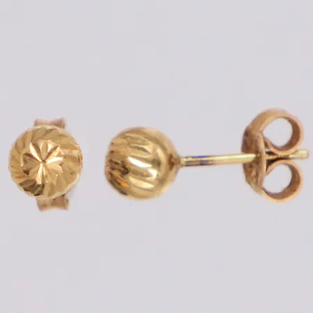 Ett par örhängen, Ø5mm, 14K Vikt: 0,7 g