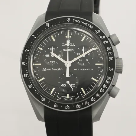 Armbandsur, Swatch/Omega MoonSwatch, Mission to the moon, bioceramic, quartz, Ø42mm, kronograf, gummiband, en del av Velcro-band saknas, repigt plexiglas, certifikat år 2023, manual, box