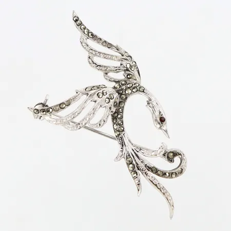 Brosch med röd sten och markasiter, ca 55mm, flera markasiter saknas, 830/1000 silver Vikt: 5,7 g