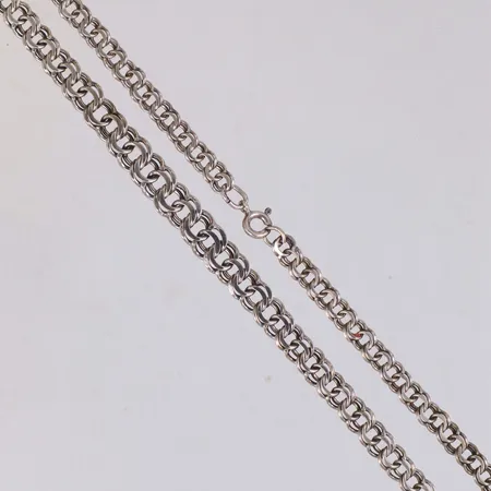 Collier doserad Bismarck, längd 44cm, bredd 5,3-8mm, lås något löst, silver 830/1000 Vikt: 18,1 g