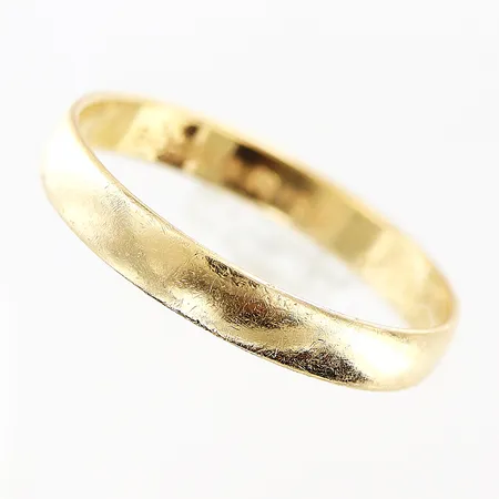 Ring slät, stl 17¼, gravyr, 18K Vikt: 1,6 g
