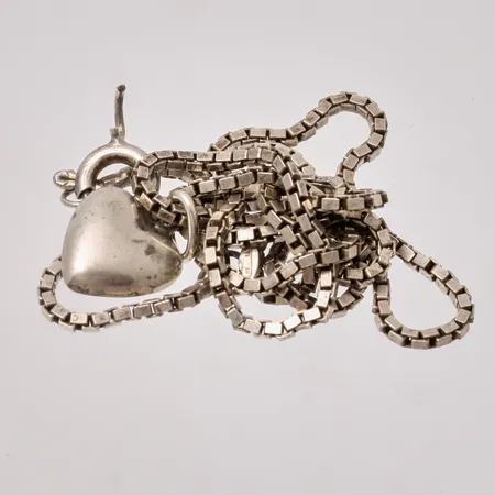 Diverse defekt silver, 830/1000, vikt 4,14g.