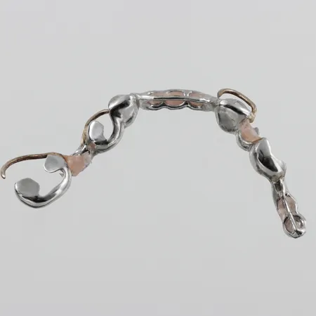 Tandguld. Vikt: 6,4 g