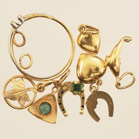 Diverse guld, defekt, saknar stenar, 18K Vikt: 5,2 g