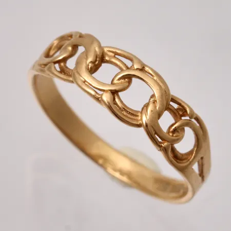 Ring i 18K guld, stl 16¾, Bismarck, bredd 2,2-5,3mm, vikt 1,6g.