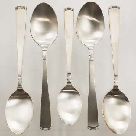 Fem skedar, modell: Rosenholm, ca 18-19,5cm, 830/1000 silver Vikt: 257,7 g