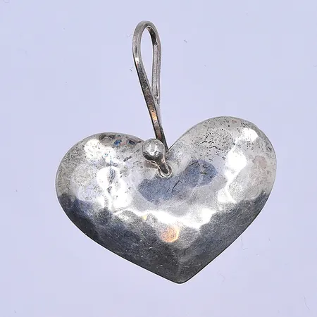 Hänge hjärta, längd 33 mm, bredd 27 mm, silver 830/1000. Vikt: 2,5 g