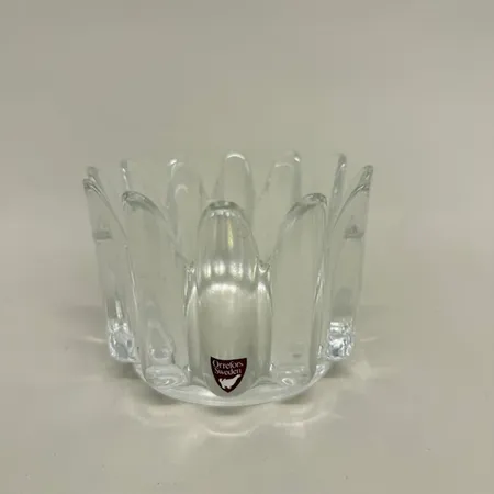 Skål, höjd 8cm, Ø11cm, etikettmärkt Orrefors, kristall Vikt: 0 g Skickas med paket.