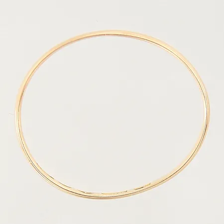 Ring, skev, 18K  Vikt: 1,7 g