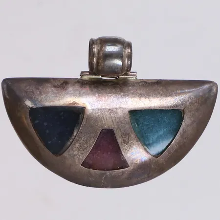 Hänge med färgade stenar, längd 34,3mm, bredd 47,4mm, silver 950/1000 Vikt: 13,1 g