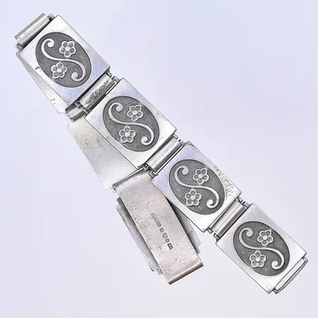 Armband, längd 18,5 cm, bredd 16 mm, silver 830/1000. Vikt: 41,4 g