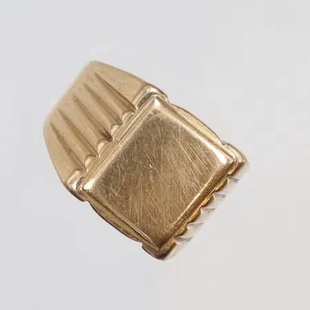 Klackring, stl 19, bredd 6-11mm, repig, 18K Vikt: 13,6 g