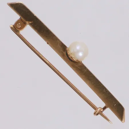 Brosch med odlad pärla Ø4,5mm, längd 36,8mm, bredd 1,3mm, 14K Vikt: 1,5 g