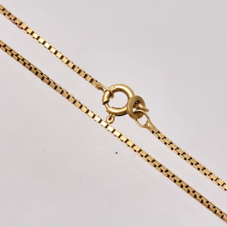 Kedja i 18K guld, 60cm, Venezia, bredd 1mm, tillverkad av Unoaerre, vikt 6,5g.