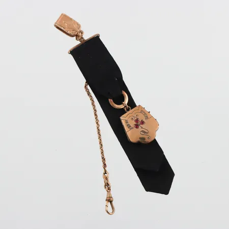 Klockhållare 18/1900 tal,doublé och tyg.